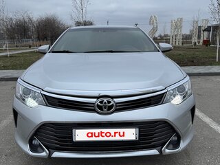 2016 Toyota Camry VII (XV50) Рестайлинг, серебристый, 2200000 рублей, вид 2