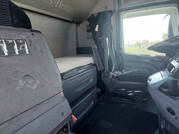 2018 Mercedes-Benz Actros, белый, 6900000 рублей - вид 10