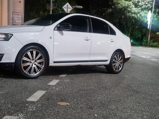 2017 Skoda Rapid I Рестайлинг, белый, 1000000 рублей, вид 1