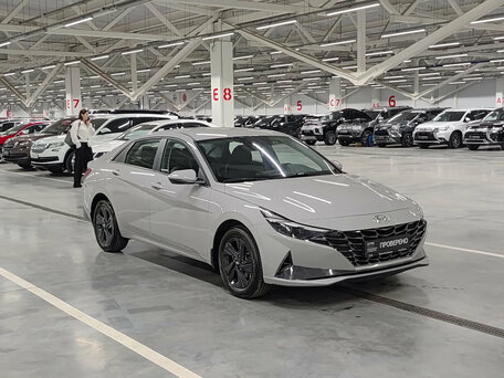 2021 Hyundai Elantra VII (CN7), серый, 2000000 рублей, вид 3