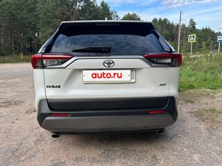 2022 Toyota RAV4 V (XA50), белый, 3670000 рублей, вид 3