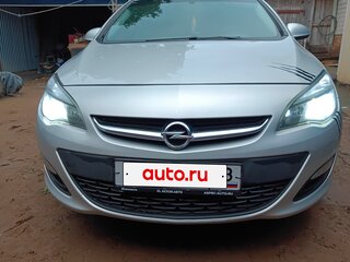 2014 Opel Astra J Рестайлинг, серебристый, 650000 рублей, вид 2
