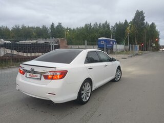 2013 Toyota Camry VII (XV50), белый, 1630000 рублей, вид 4