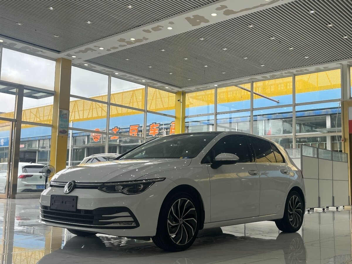 Открыть фотографии: Volkswagen Golf VIII