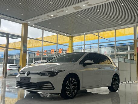 2022 Volkswagen Golf VIII, белый, 1898000 рублей, вид 1