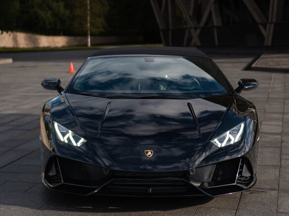 2020 Lamborghini Huracán I Рестайлинг, чёрный, 24800000 рублей - вид 3