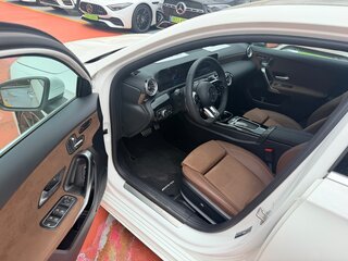 2026 Mercedes-Benz A-Класс AMG 35 AMG II (W177) Рестайлинг, белый, 5092340 рублей, вид 3