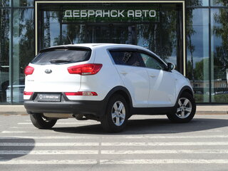 2015 Kia Sportage III Рестайлинг, белый, 1430000 рублей, вид 3