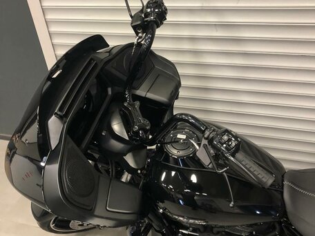 2025 Harley-Davidson Road Glide, чёрный, 3850000 рублей, вид 4