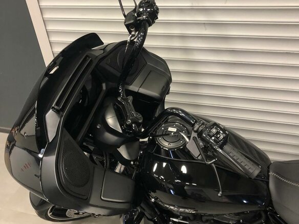 2025 Harley-Davidson Road Glide, чёрный, 3850000 рублей - вид 3