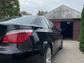 2008 BMW 5 серии 525d V (E60/E61) Рестайлинг, чёрный, 1600000 рублей, вид 3