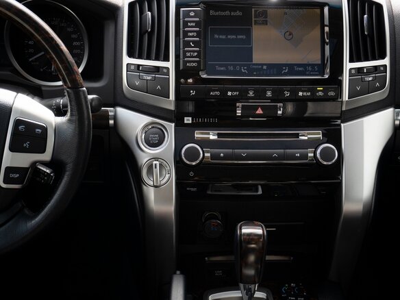 2014 Toyota Land Cruiser 200 Series Рестайлинг 1, чёрный, 4049999 рублей - вид 24