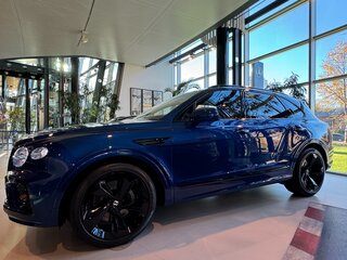 2022 Bentley Bentayga I Рестайлинг, синий, 42660000 рублей, вид 4