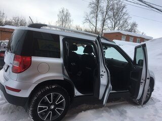 2017 Skoda Yeti I Рестайлинг, серебристый, 1550000 рублей, вид 4