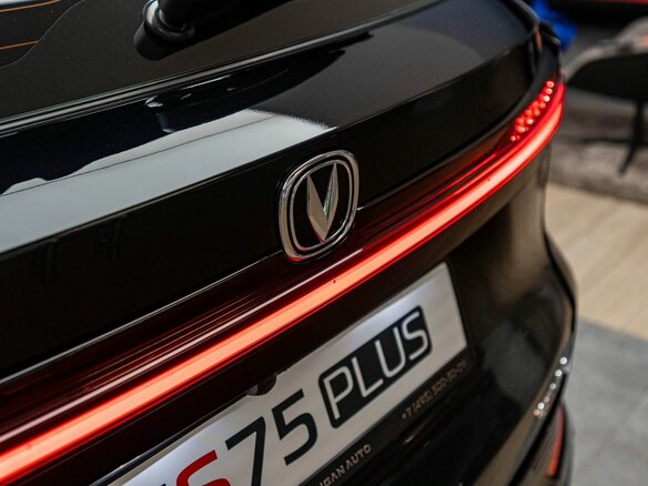 2024 Changan CS75 Plus III, чёрный - вид 13