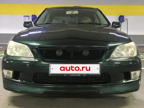 2001 Lexus IS 200 I, зелёный, 700000 рублей - вид 1