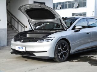 2026 Changan Qiyuan A06 51.48 kWh, серебристый, 3481519 рублей, вид 3