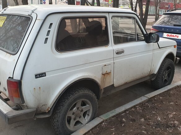 1998 Lada (ВАЗ) 2121 (4x4) I Рестайлинг, белый, 180000 рублей - вид 4