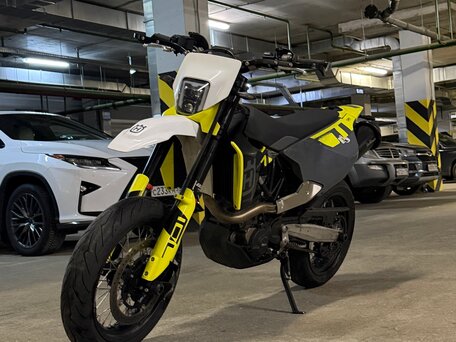 2023 Husqvarna 701 Supermoto, чёрный, 1150000 рублей, вид 3