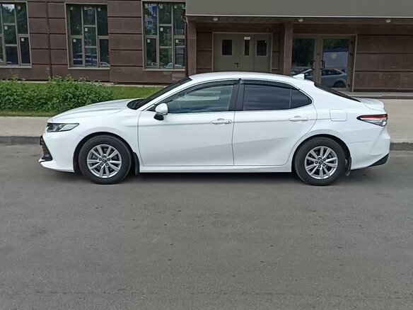 2019 Toyota Camry VIII (XV70), белый, 3100000 рублей - вид 7