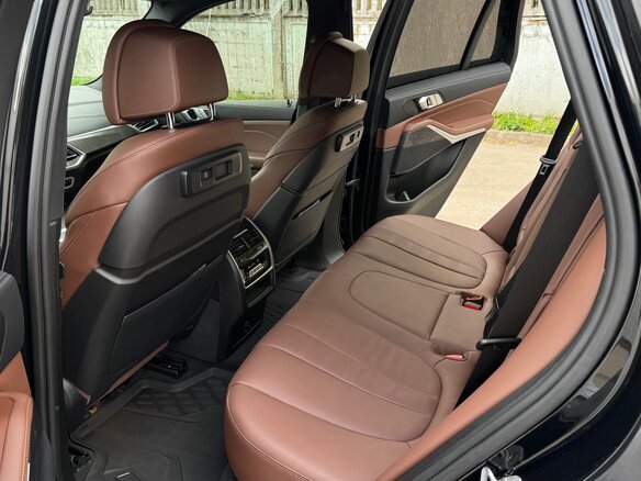 2021 BMW X5 40i IV (G05/G18), чёрный, 7600000 рублей - вид 19