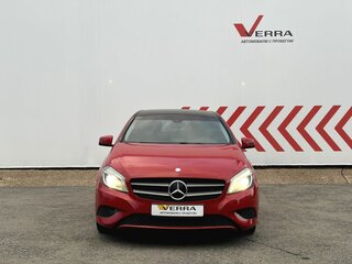 2013 Mercedes-Benz A-Класс 180 III (W176), красный, 1060000 рублей, вид 4