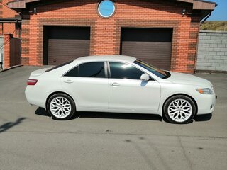 2011 Toyota Camry VI (XV40) Рестайлинг, белый, 1880000 рублей, вид 1