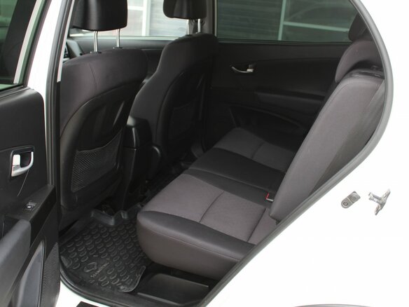 2013 SsangYong Actyon II, белый - вид 12