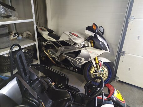 2009 Aprilia RSV1000 R, белый, 690000 рублей, вид 3