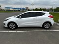 2017 Kia Ceed II Рестайлинг, белый, 1120000 рублей - вид 2