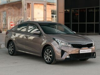 2020 Kia Rio IV Рестайлинг, коричневый, 1140000 рублей, вид 3