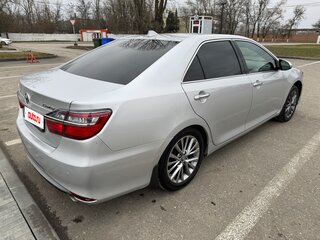 2016 Toyota Camry VII (XV50) Рестайлинг, серебристый, 2200000 рублей, вид 5