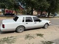 1992 Lincoln Town Car II, белый, 2250000 рублей - вид 2
