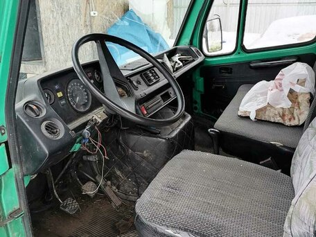 1984 Mercedes-Benz T1, зелёный, 160000 рублей, вид 2