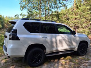 2021 Toyota Land Cruiser Prado 150 Series Рестайлинг 3, белый, 8500000 рублей, вид 4