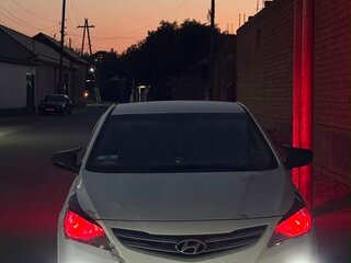 2015 Hyundai Solaris I Рестайлинг, белый, 450000 рублей, вид 1