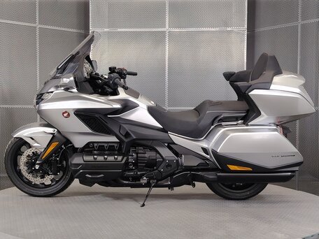 2025 Honda GL 1800 Gold Wing, серебристый, 3249000 рублей, вид 5