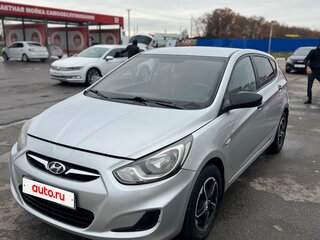 2011 Hyundai Solaris I, серебристый, 550000 рублей, вид 1