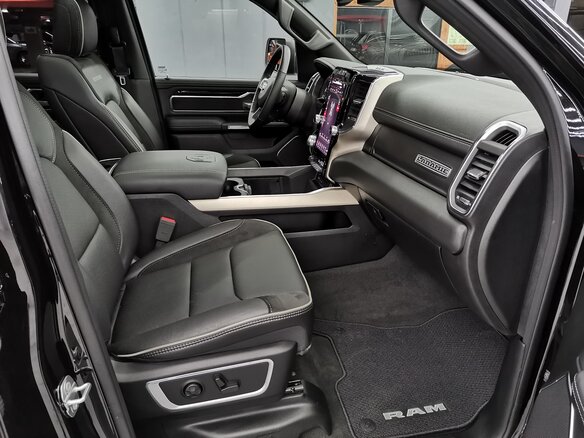 2019 Ram 1500 Crew Cab V, чёрный - вид 10