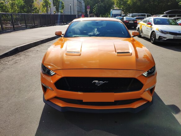 2018 Ford Mustang VI Рестайлинг, оранжевый - вид 2