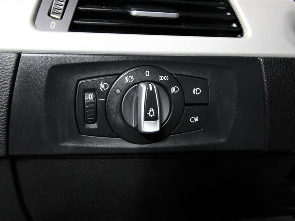2008 BMW 3 серии 320d V (E90/E91/E92/E93) Рестайлинг, чёрный - вид 17