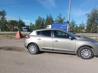 2014 Renault Megane III Рестайлинг, бежевый, 759000 рублей, вид 2