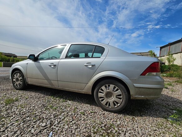 2010 Opel Astra H Рестайлинг, серебристый, 685000 рублей - вид 5