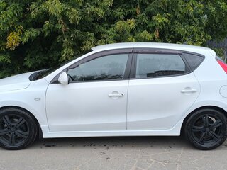 2011 Hyundai i30 I Рестайлинг, белый, 800000 рублей, вид 4
