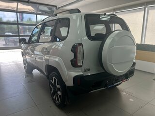 2026 Lada (ВАЗ) Niva Travel I Рестайлинг, белый, 1789000 рублей, вид 2