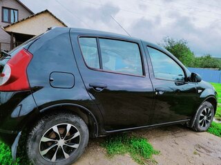 2012 Renault Sandero I, чёрный, 650000 рублей, вид 2