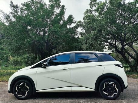 2022 BYD Dolphin 44.9 kWh I, белый, 800088 рублей, вид 4