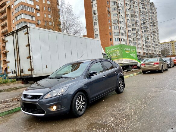 2011 Ford Focus II Рестайлинг, серый - вид 2