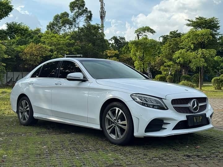 Открыть фотографии: Mercedes-Benz C-Класс IV (W205) Рестайлинг