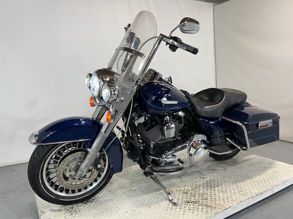 2010 Harley-Davidson Road King, синий, 610000 рублей - вид 6